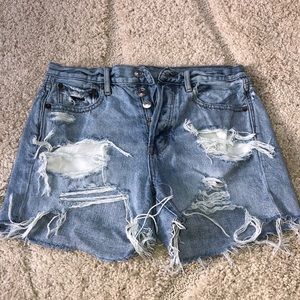 AE 90s Boyfriend shorts